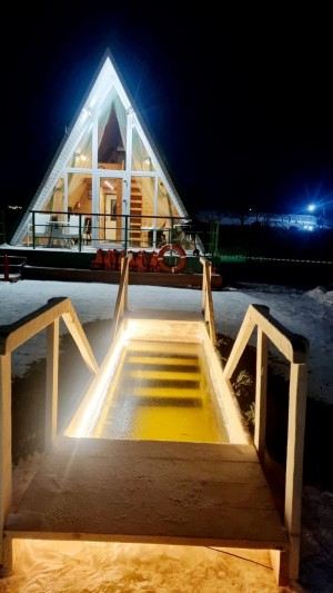 Купание в проруби на Крещение